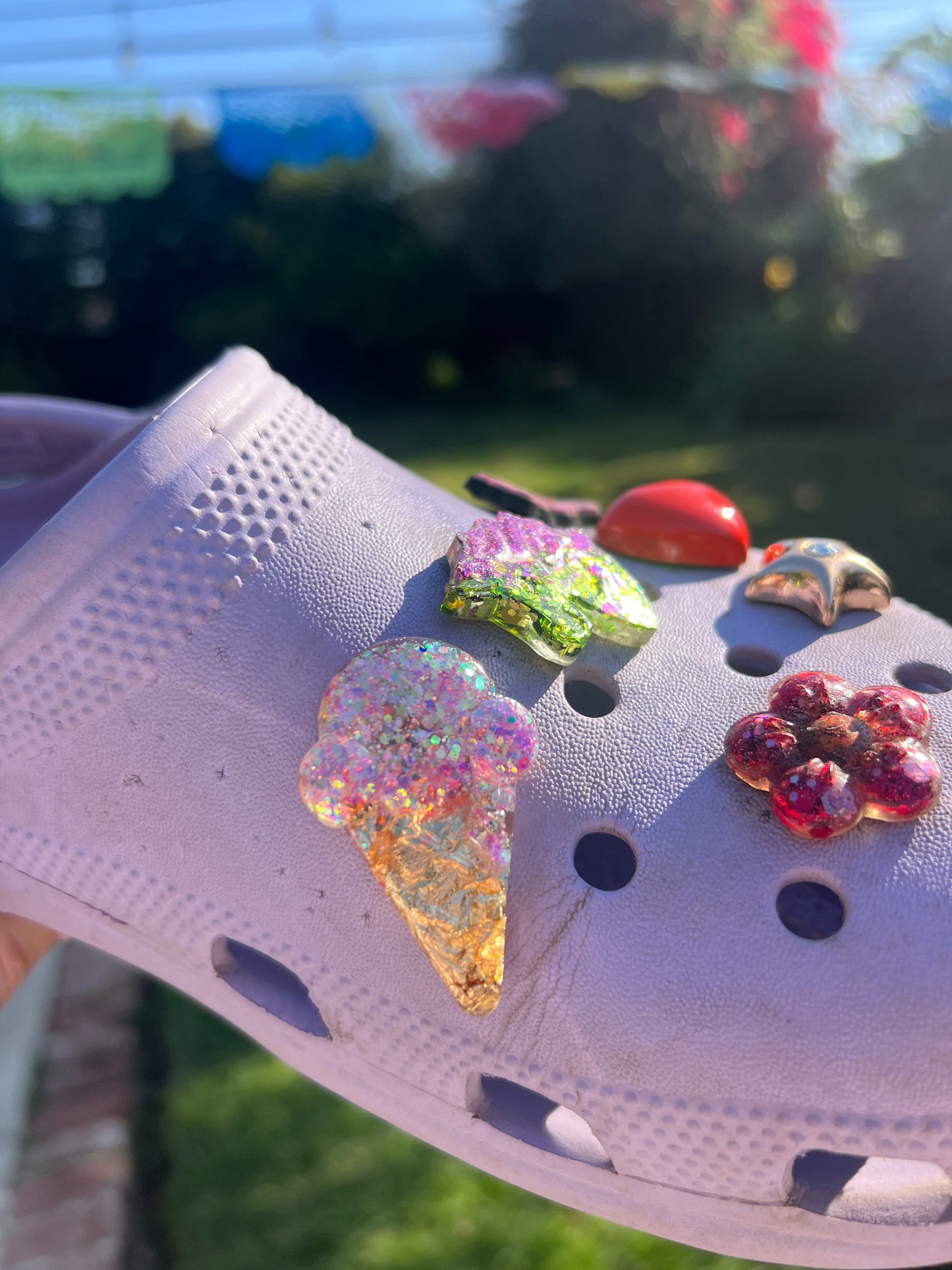Croc Charm - Gold Leaf Cone w/ Light Pink Glitter