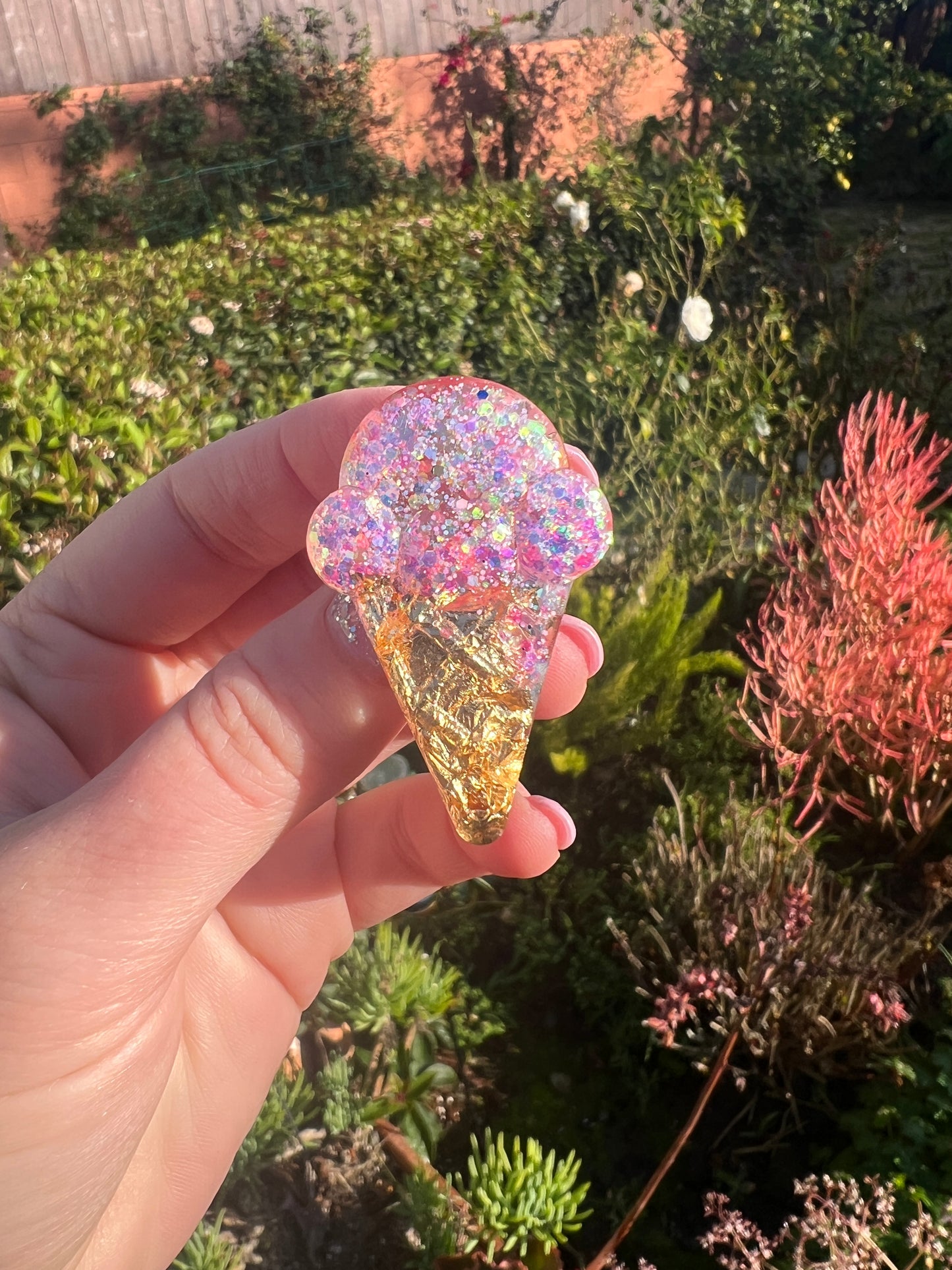 Croc Charm - Gold Leaf Cone w/ Light Pink Glitter